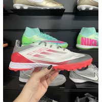 Chuteira Society Adidas F50 TF Branca, Cinza e Vermelha - Pronta Entrega - imagem 1