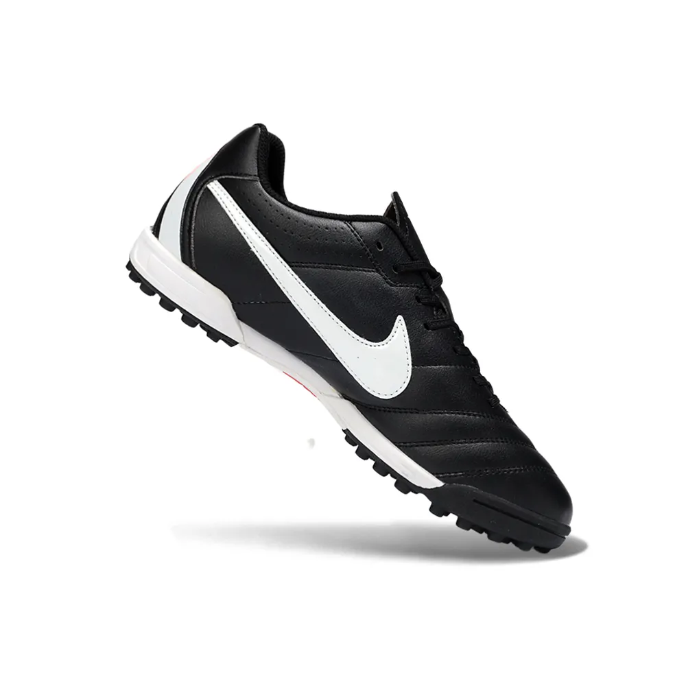 Chuteira Society Nike Tiempo Ligeira V TF Preto e Branco