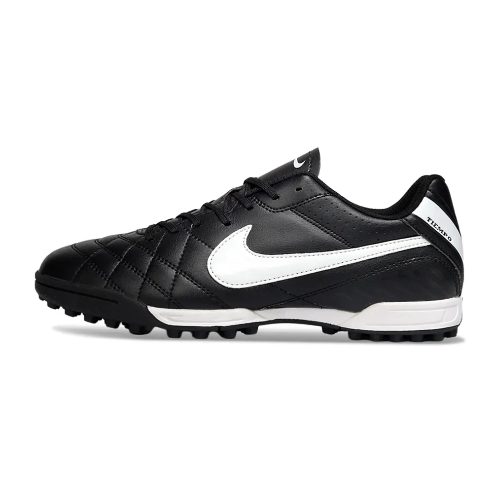 Chuteira Society Nike Tiempo Ligeira V TF Preto e Branco