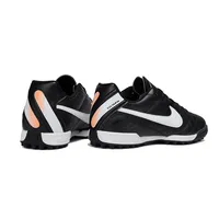 Chuteira Society Nike Tiempo Ligeira V TF Preto e Branco - imagem 5