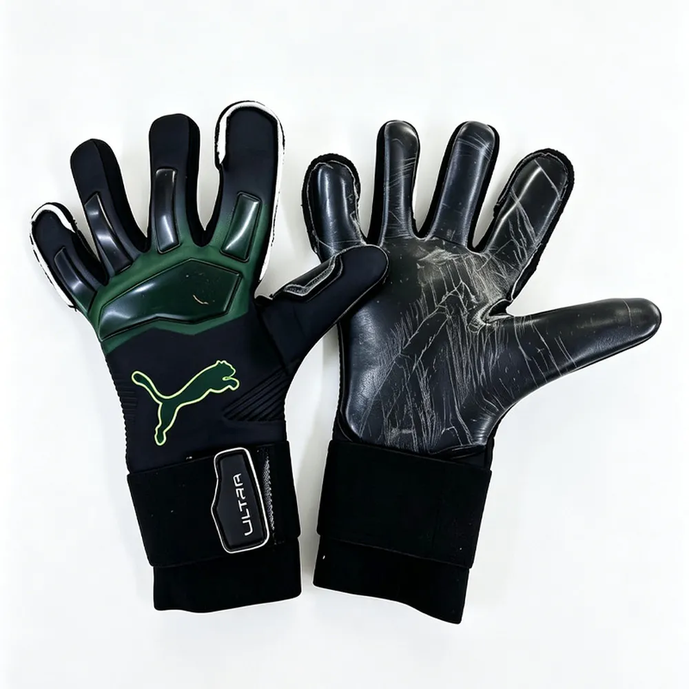 Luva de Goleiro Puma Future Ultimate Preto e Verde