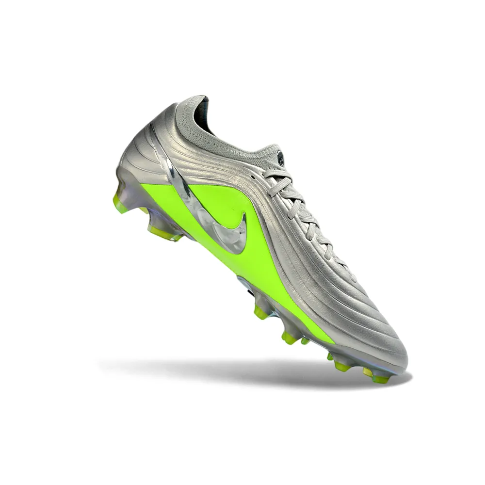 Chuteira Campo Nike Tiempo Maestro Elite FG Prata e Verde