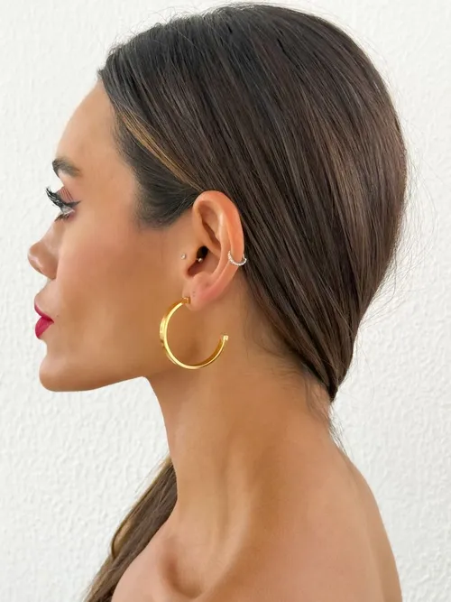 Brinco Folheado a Ouro 18k e Prata Argola Lisa P