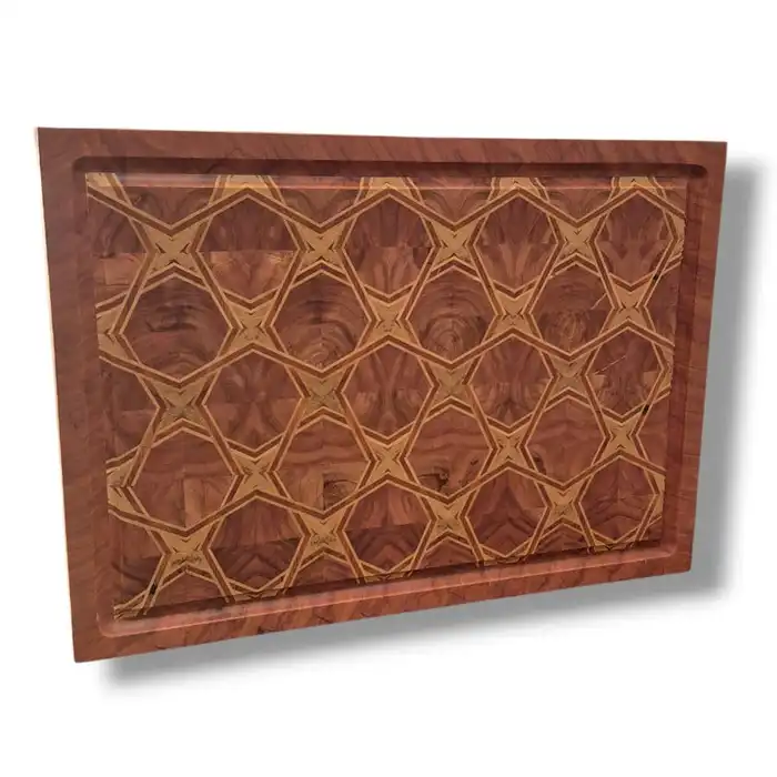 Tábua de Churrasco End Grain – Marchetaria Geométrica em Pau-Ferro e Marfim