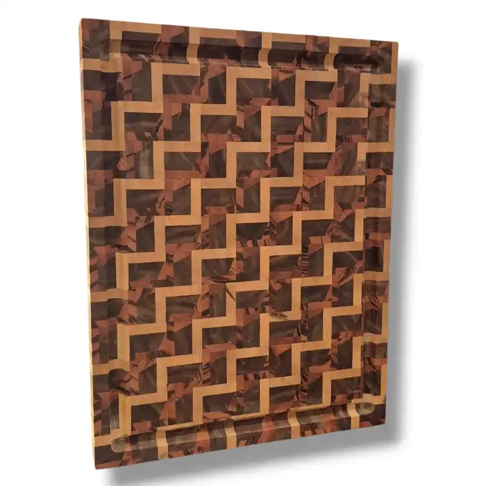 Tábua de Churrasco End Grain – Marchetaria Geométrica em Marfim, Pau-Ferro e Ipê-Roxo