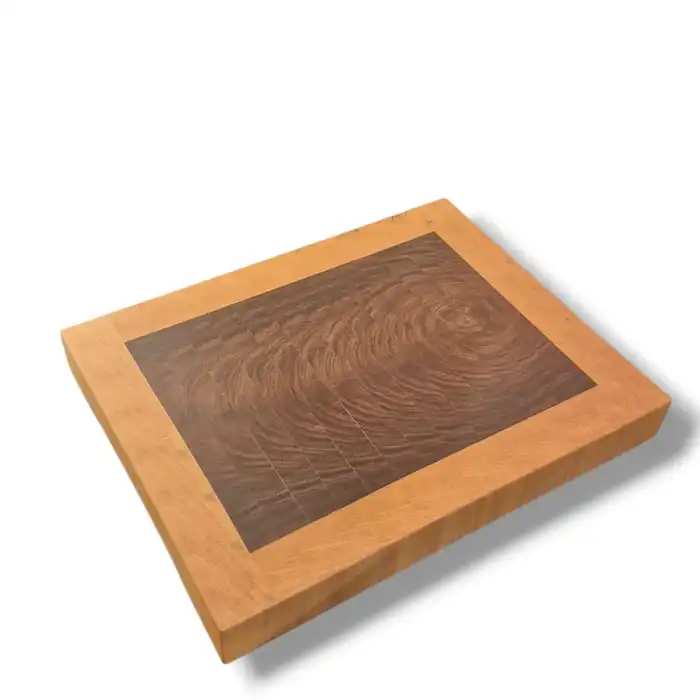 Tábua End Grain Marfim & Ipê-Roxo — Moldura Clássica (35 × 27,5 × 4 cm)