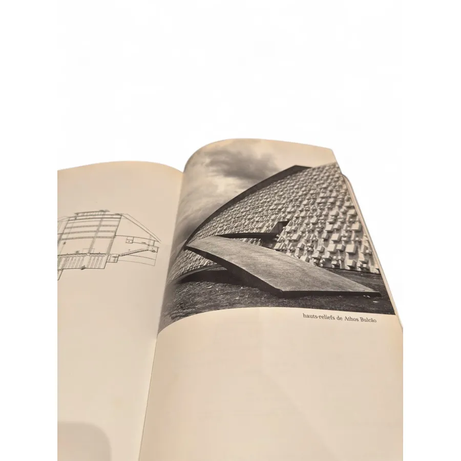 Livro Niemeyer — Luce Wilquin & André Delcourt (Éditions Alphabet, 1977) — Francês — Capa dura