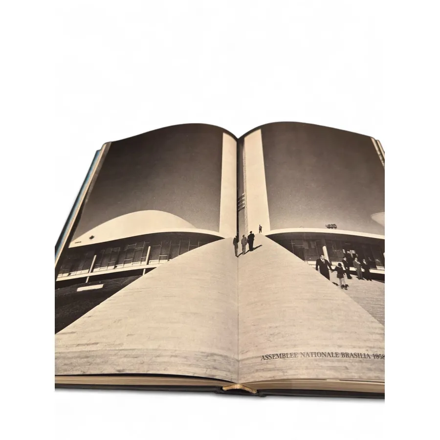 Livro Niemeyer — Luce Wilquin & André Delcourt (Éditions Alphabet, 1977) — Francês — Capa dura