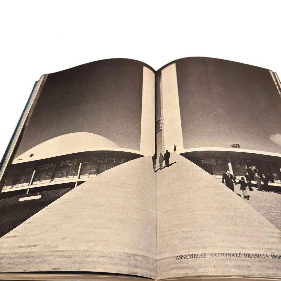 Livro Niemeyer — Luce Wilquin & André Delcourt (Éditions Alphabet, 1977) — Francês — Capa dura