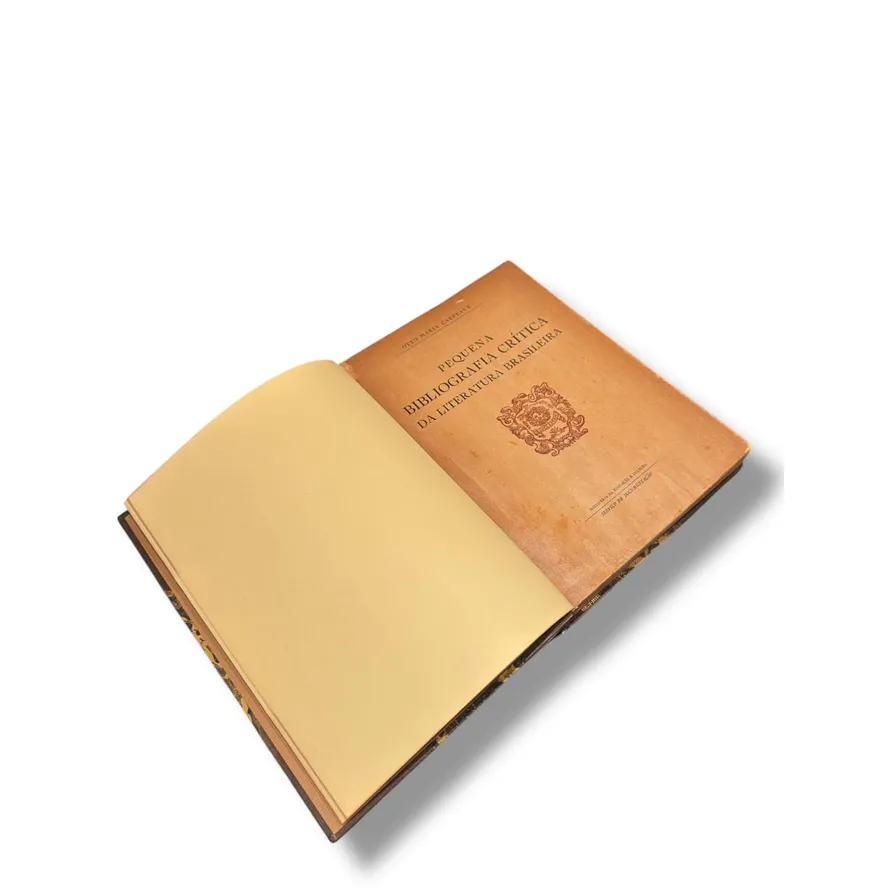 Livro Pequena Bibliografia Crítica da Literatura Brasileira — Otto Maria Carpeaux (Ministério da Educação, 1955) — Encadernação em meia-couro