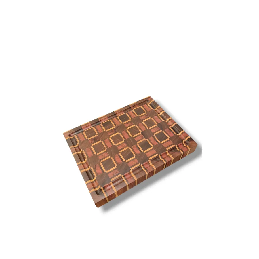 Tábua de Churrasco End Grain Xadrez – Marfim, Ipê-Roxo e Pau-Ferro