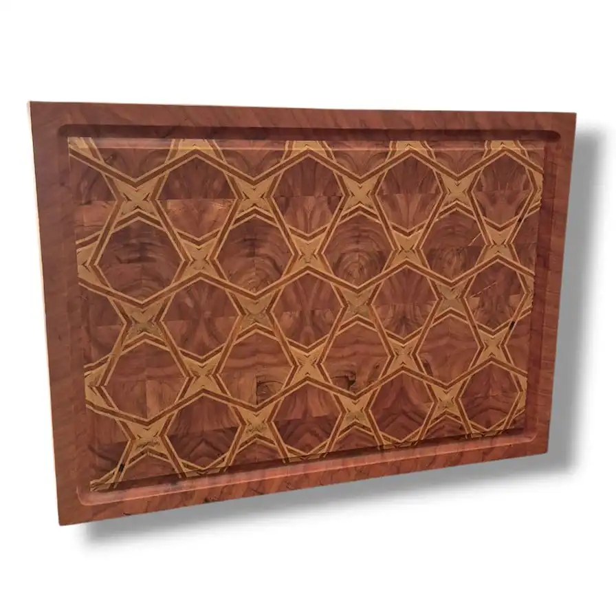 Tábua de Churrasco End Grain – Marchetaria Geométrica em Pau-Ferro e Marfim