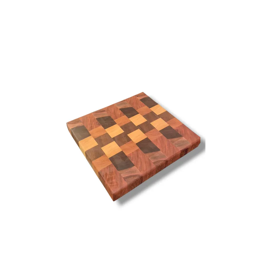 Tábua End Grain “Trama Geométrica” – Marfim, Pau-Ferro e Ipê-Roxo (22×24 cm)