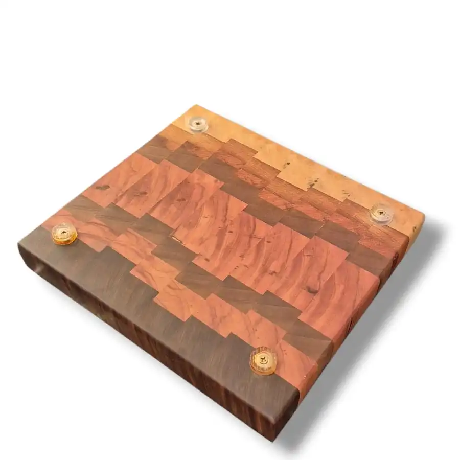 Tábua End Grain Mosaico Escalonado — Marfim, Pau Ferro e Ipê Roxo (24,5 × 22 × 4 cm)