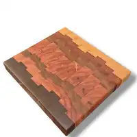 Tábua End Grain Mosaico Escalonado — Marfim, Pau Ferro e Ipê Roxo (24,5 × 22 × 4 cm) - imagem 1