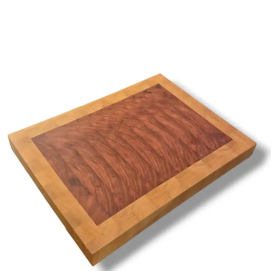 Tábua de Corte End Grain Marfim e Pau-Ferro – Moldura Clara (36,5×29 cm)