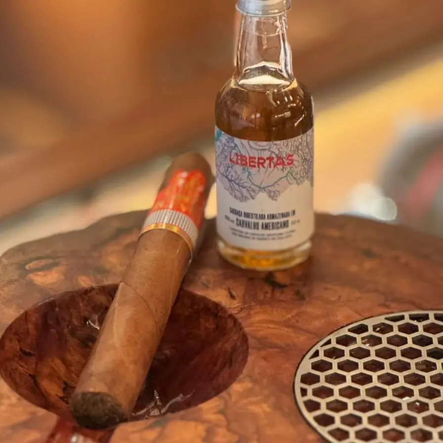 Cachaça Lamas Carvalho Americano + Charuto Perceverancia Cañonazo Tradicional