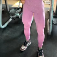 Calça degradê com empina bumbum roxo c/ rosa - imagem 3