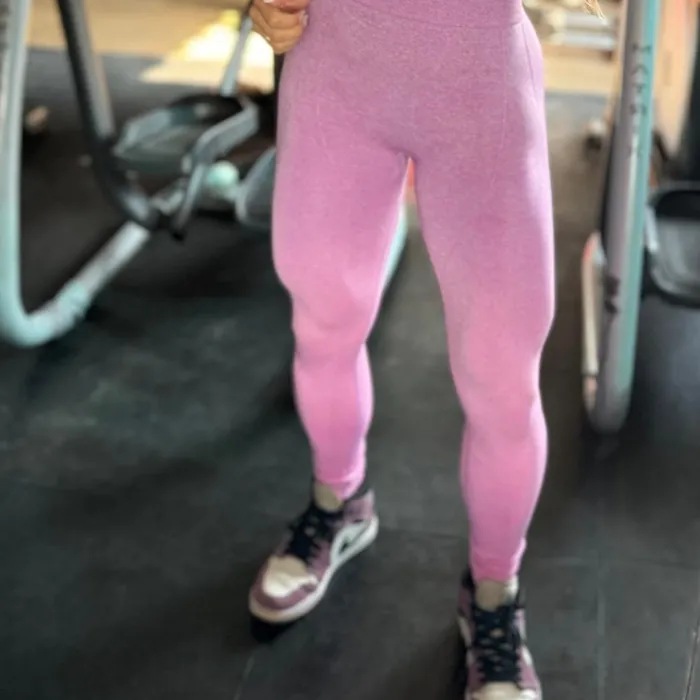 Calça degradê com empina bumbum roxo c/ rosa