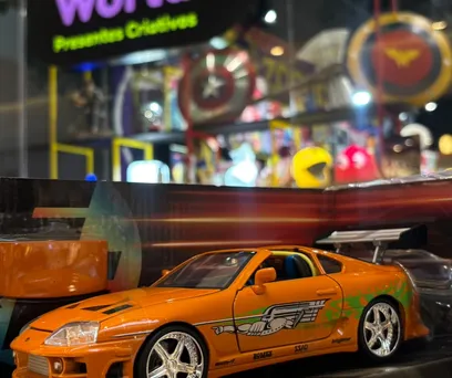 Miniatura Brian's Toyota Supra - Velozes e Furiosos 