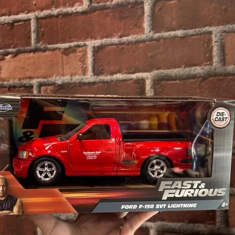 Miniatura Ford F-150 SVT Lightning – Velozes e Furiosos 
