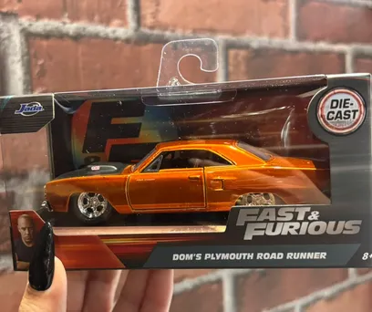 Miniatura Dom's Plymouth Road Runner – Velozes e Furiosos 