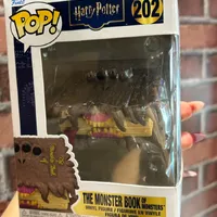 Funko Pop! Harry Potter – The Monster Book of Monsters 202  - imagem 1