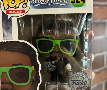FUNKO POP ROCKS SNOOP DOGG EXCLUSIVE 324 