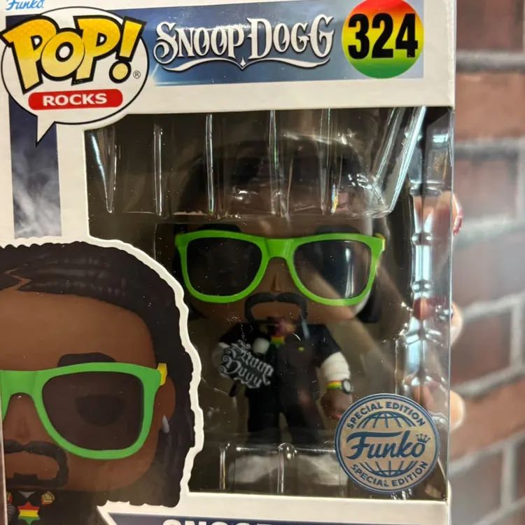 FUNKO POP ROCKS SNOOP DOGG EXCLUSIVE 324 