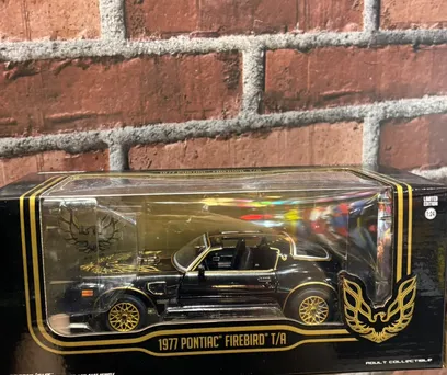 Miniatura GreenLight 1977 Pontiac Firebird T/A – 1:24