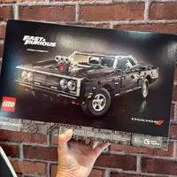 LEGO Technic™ Velozes e Furiosos Dodge Charger R/T (42231) - imagem 1