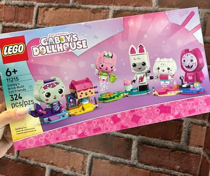 LEGO Gabby's Dollhouse – Os Amigos Felinos da Gabby – 11215