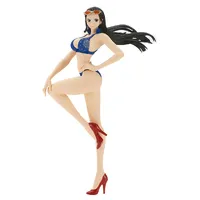 ESTÁTUA BANPRESTO ONE PIECE GRANDLINE GIRLS - NICO ROBIN ON VACATION  - imagem 1