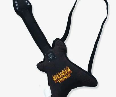 ALMOFADA FORMATO GUITARRA EDDIE MUNSON - STRANGER THINGS 