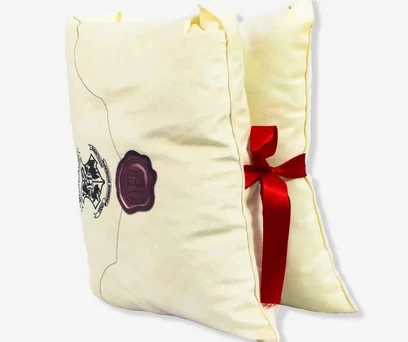 ALMOFADA FORMATO CARTA HOGWARTS – HARRY POTTER 
