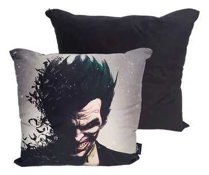 ALMOFADA 40X40 CORINGA ARKHAM 