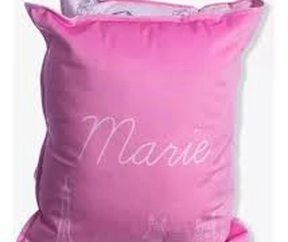 Almofada Formato Fibra Carta Laço Gata Marie 30x30cm Cor Rosa-chiclete