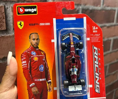 Formula 1 Ferrari SF25 - Hamilton - 1/64 - Bburago