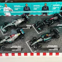 Formula 1 Conjunto Bburago 1/43 Mercedes F1 com 4 miniaturas - imagem 2