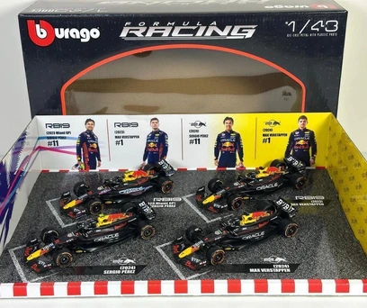 Formula 1 Conjunto Bburago 1/43 Redbull F1 com 4 miniaturas