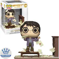 FUNKO POP HARRY POTTER - HARRY POTTER WITH HOGWARTS LETTERS 136  - imagem 1