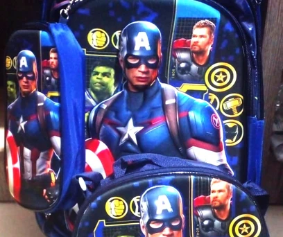 MOCHILA DE RODINHA CAPITÃO AMÉRICA 