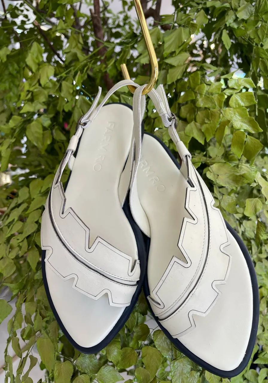 Sandália Salto Rasteiro Nude Farm Rio Ref 14227