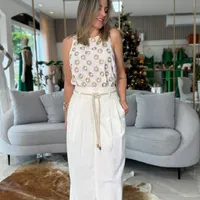 Regata Cropped Solta Branca Flor de Lis Ref 16408 - imagem 3