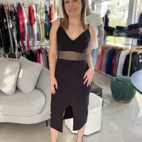 Vestido Midi Decote V Em Tricot Preto - imagem 1