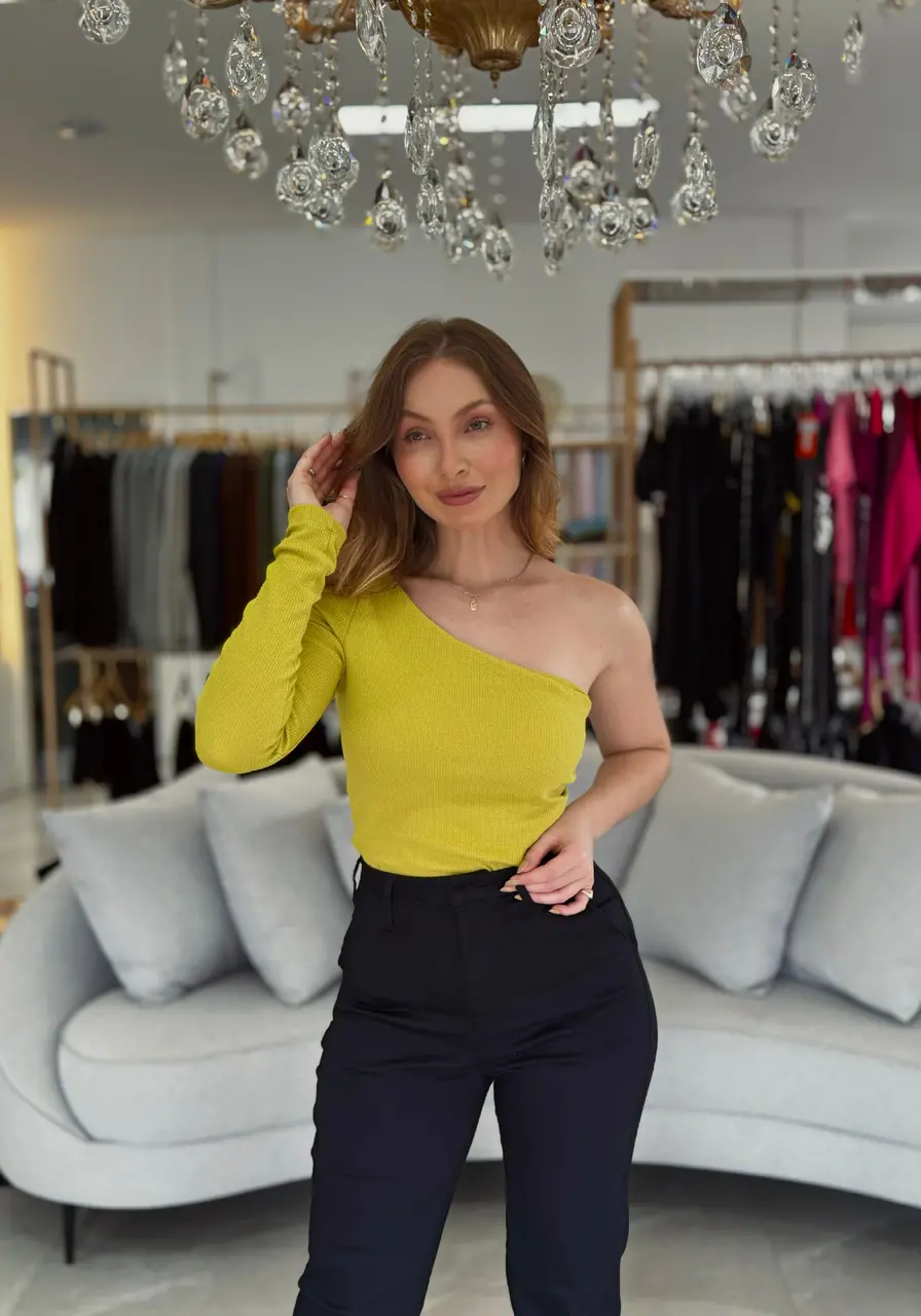 Blusa Canelada Uma Manga Só Sommer