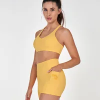 Short Curto Com Bolso Alto Giro Amarelo - imagem 2
