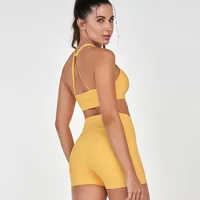 Short Curto Com Bolso Alto Giro Amarelo - imagem 3
