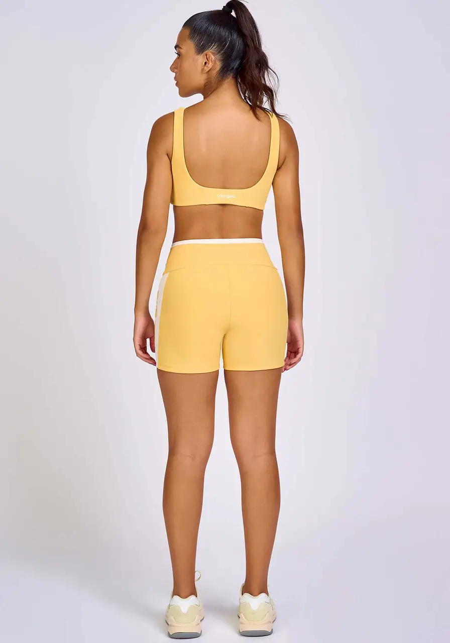 Bermuda Midi Canelado Alto Giro