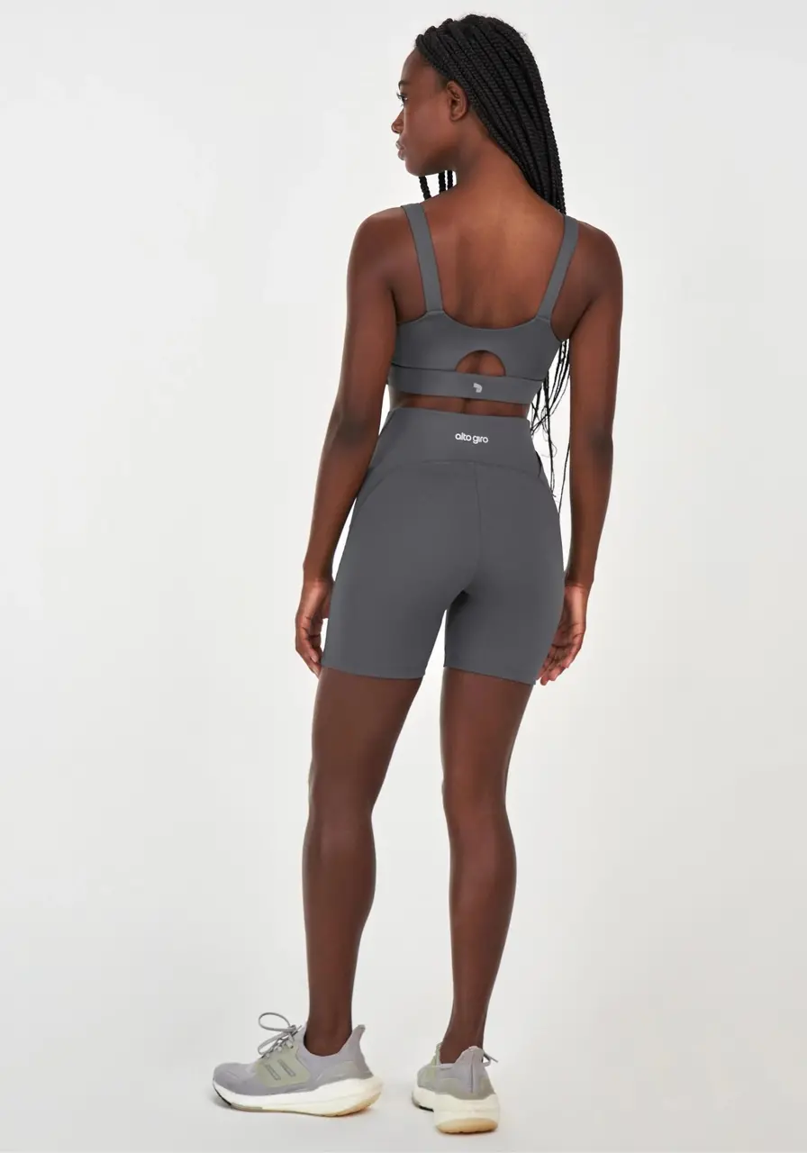 Bermuda Bolso Lateral Cinza Alto Giro 